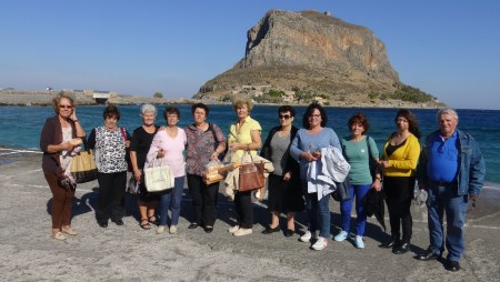 Εκδρομή στην ΜΟΝΕΜΒΑΣΙΑ για τα ΚΑΠΗ 